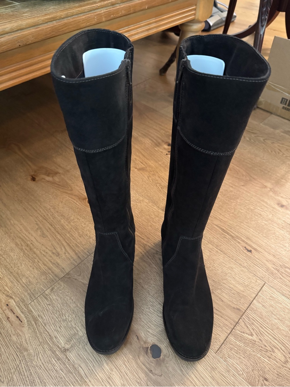 La CANADIENNE Black Suede Boots
